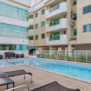 Confortavel Em Com Piscina Bombinhas